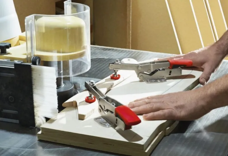 Bessey Horizontal Toggle Clamp with Open Arm and Horizontal Base Plate