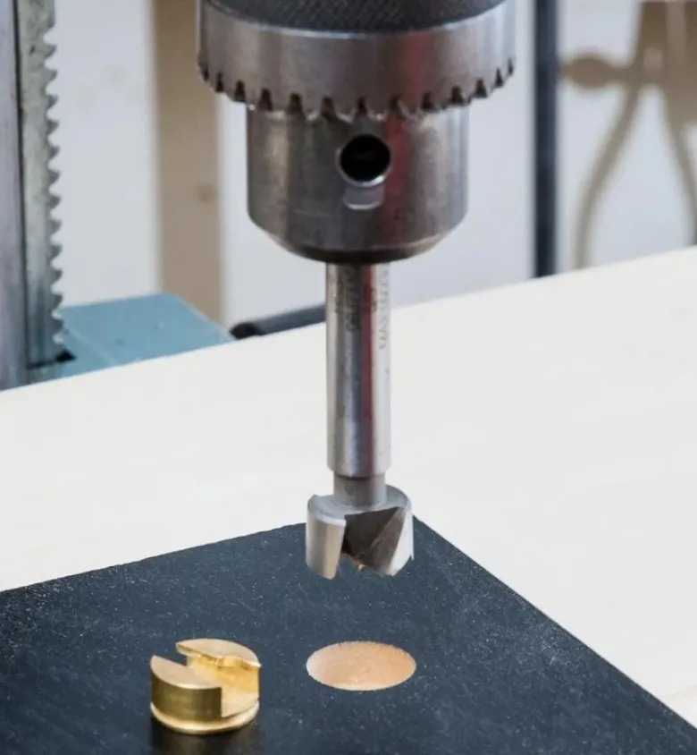 Keyhole Slot Plug