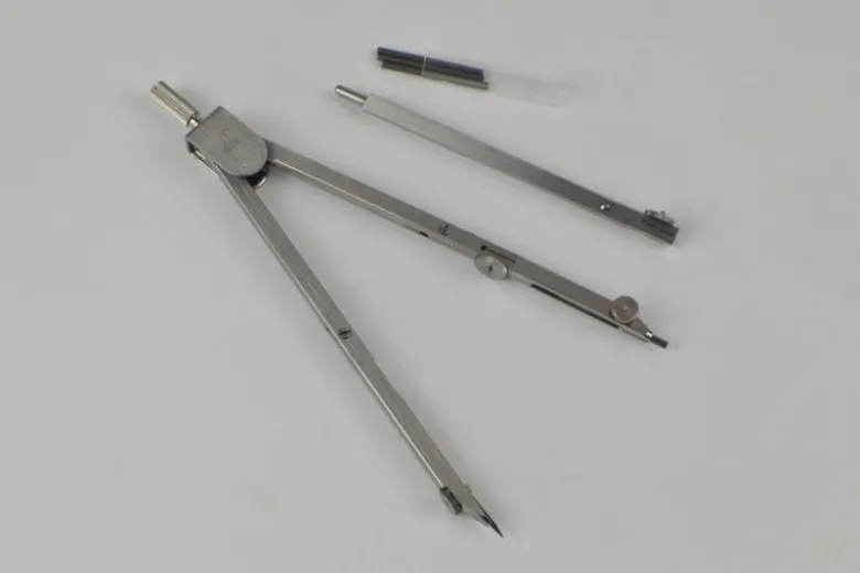Shinwa Compass with Pencil Lead