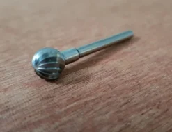 The Decorating Elf - Ball Cutter