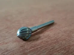 The Decorating Elf - Bud Cutter