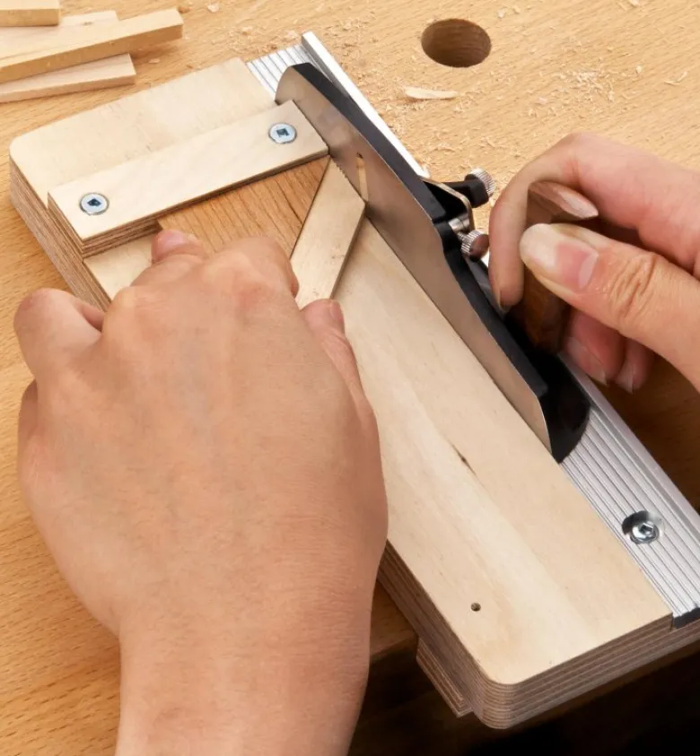 Veritas Miniature Right-Hand Shooting Plane & Board